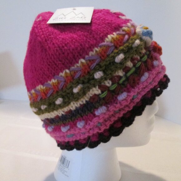 🌸🪶☮️Handcrafted Sadie Beanie – Made in Nepal - Picture 5 of 9